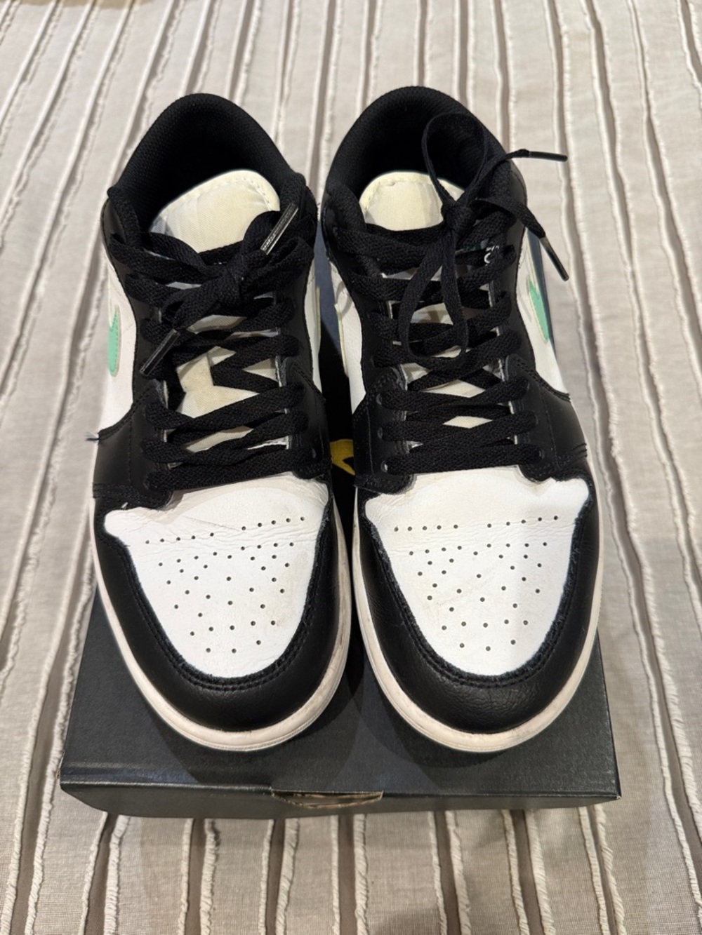 Men’s SZ 8.5 AIR JORDAN 1 Low-Top Sneakers - BLK, WHITE, GREEN GLOW